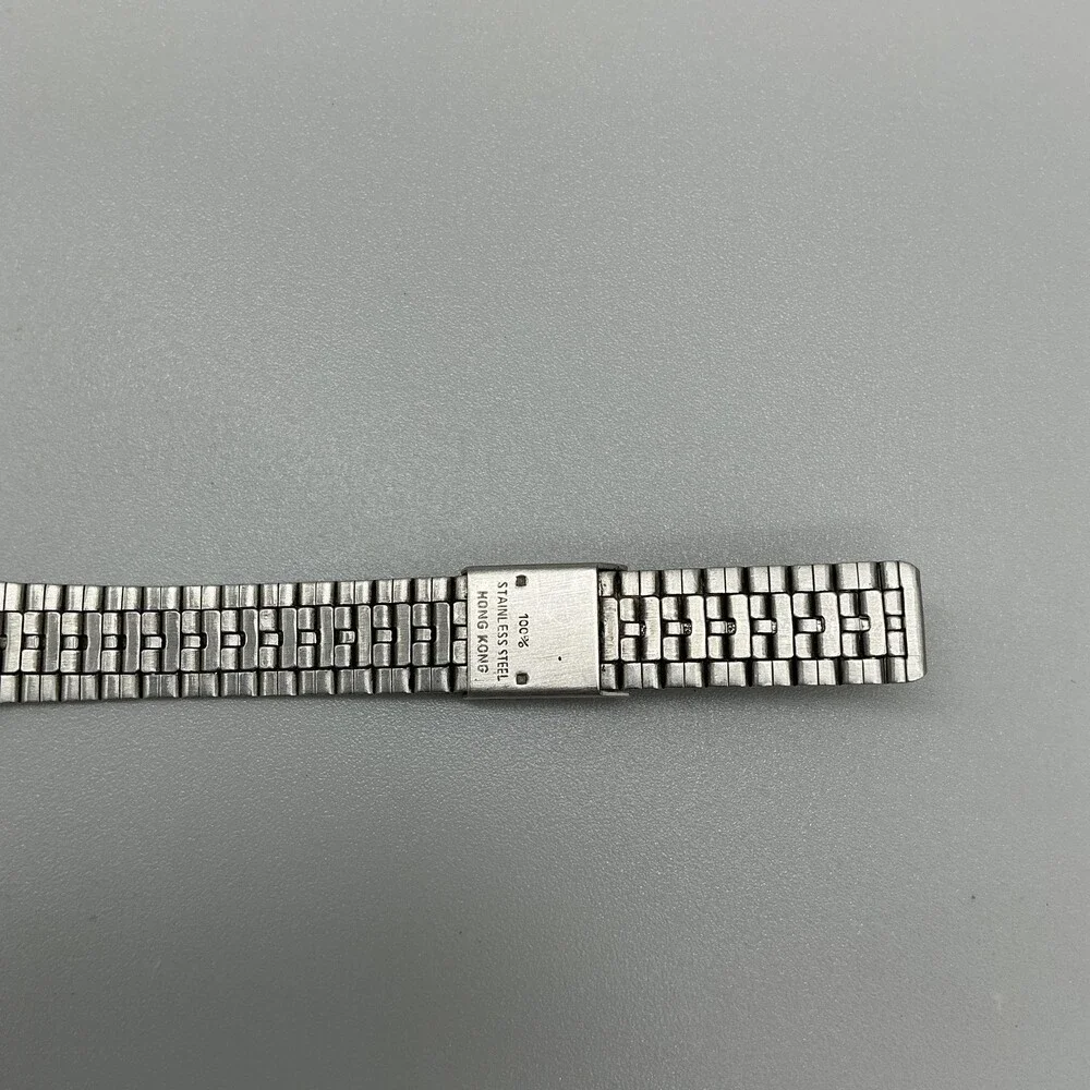 Vintage Timex Womens Watch 23mm Cream Dial Date Silver Tone Wind Bracelet
